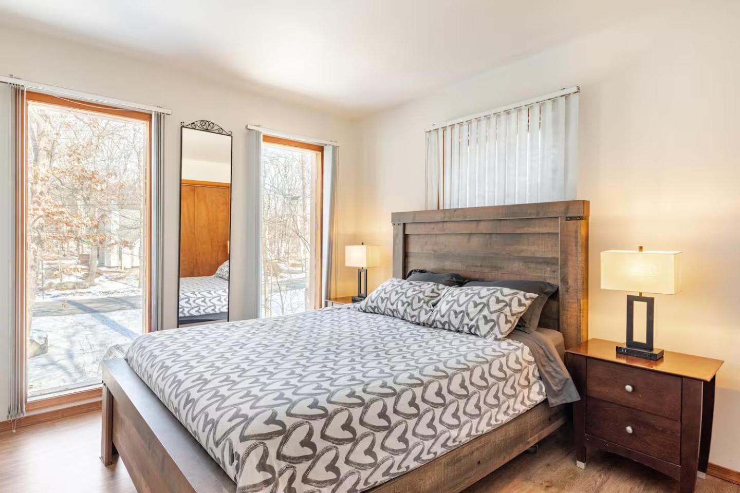 Cozy Cabin At Poconos With Hot Tub And Fire Pit Восток Страудсберг Экстерьер фото